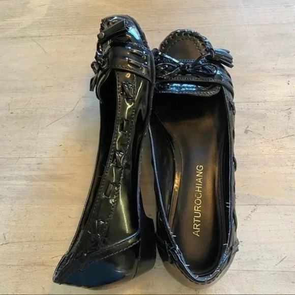 Arturo Chiang Black Loafers with Tassels - Picture 8 of 10